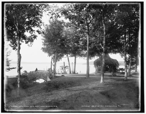 Visitors arrive at the Kaye’s Park grounds on the steam yacht Arthur Kaye in 1898. COURTESY OF THE LIBRARY OF CONGRESS, PRINTS & PHOTOGRAPHS DIVISION, DETROIT PUBLISHING COMPANY COLLECTION.