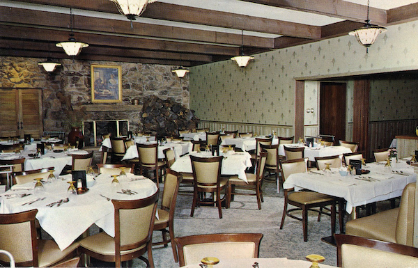 The dining room at Rondo Manor (later Silvano’s) featured a crackling, wood-burning fireplace. PHOTO COURTESY OF THE GENEVA LAKE MUSEUM